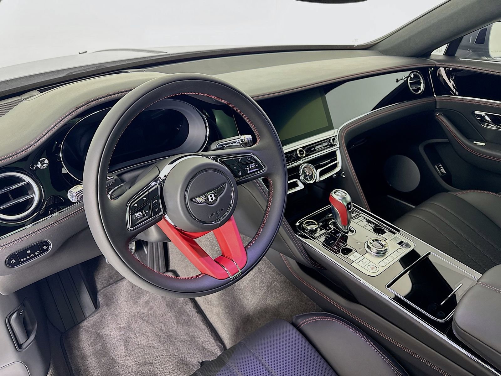 Used 2026 Bentley Flying Spur Plug-In Hybrid image 11