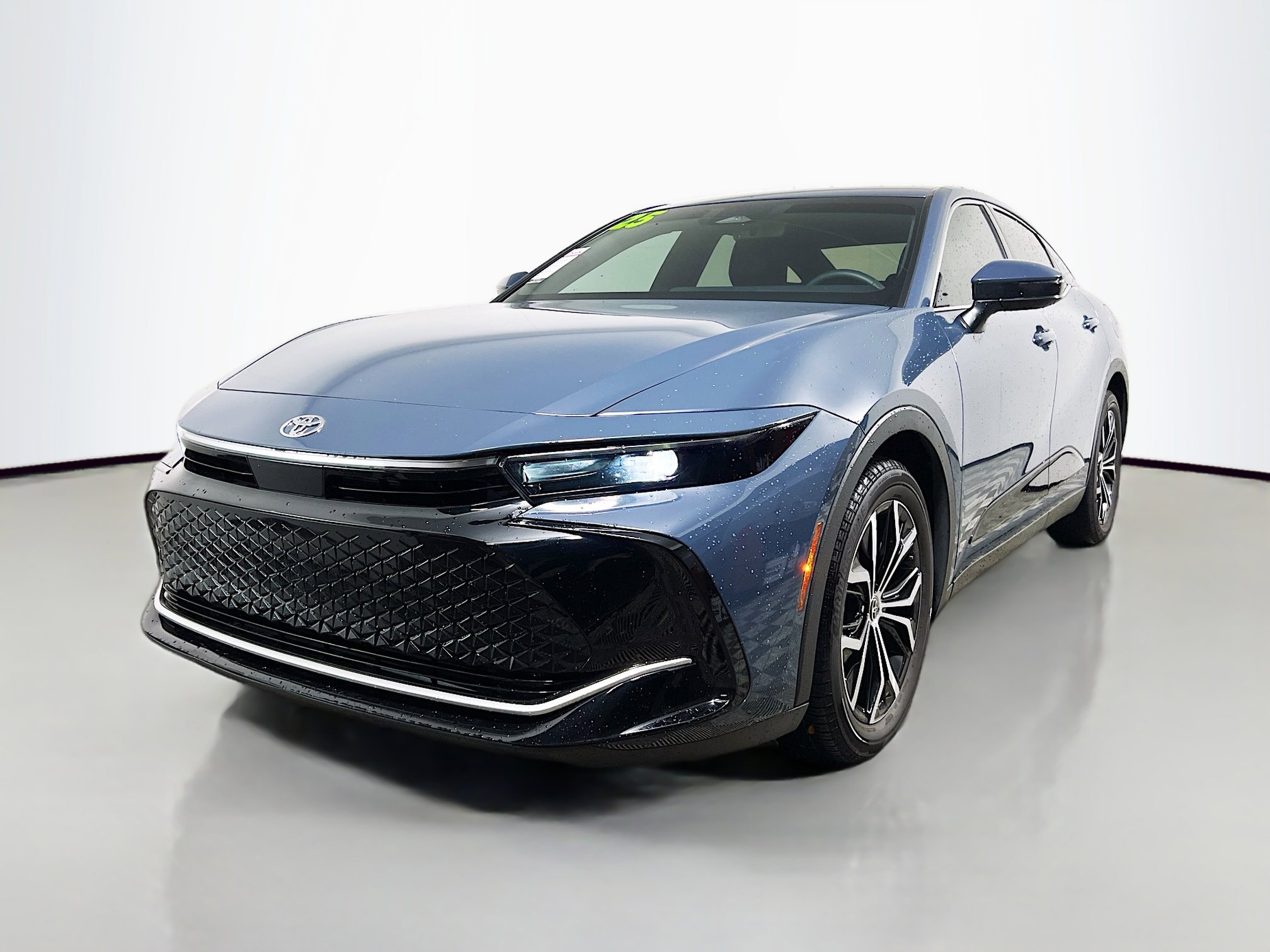 Used 2025 Toyota Crown XLE image 10