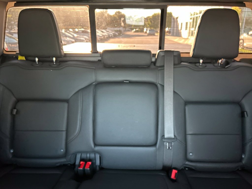 Used 2026 GMC Sierra 1500 SLT AWD/4WD image 13