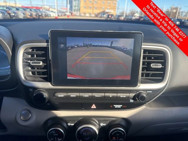 Used 2025 Hyundai Venue SEL image 25