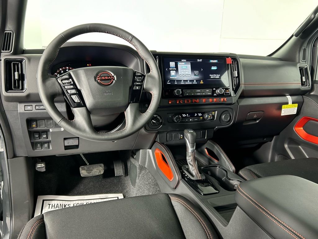 Used 2025 Nissan Frontier PRO-4X image 18