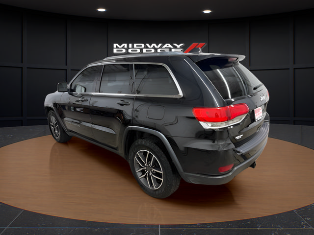 Used 2019 Jeep Grand Cherokee Laredo w/ Laredo X Package RWD image 3