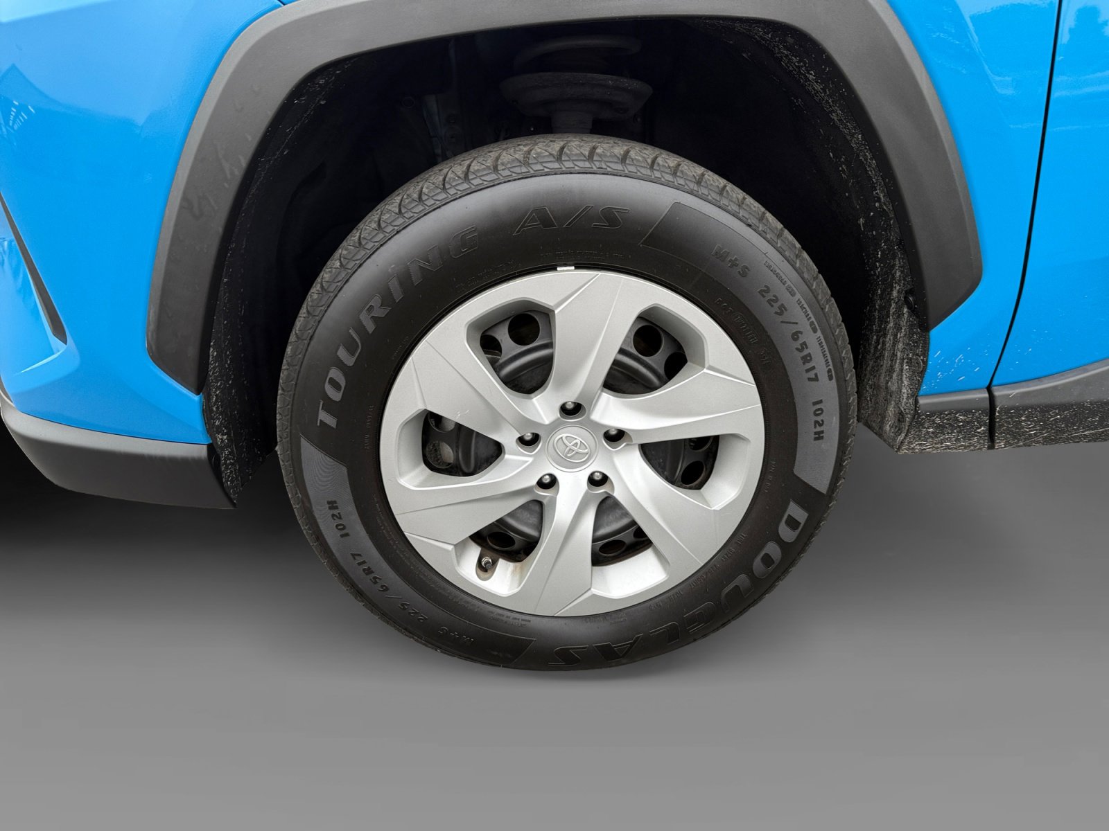 Used 2021 Toyota RAV4 LE image 9