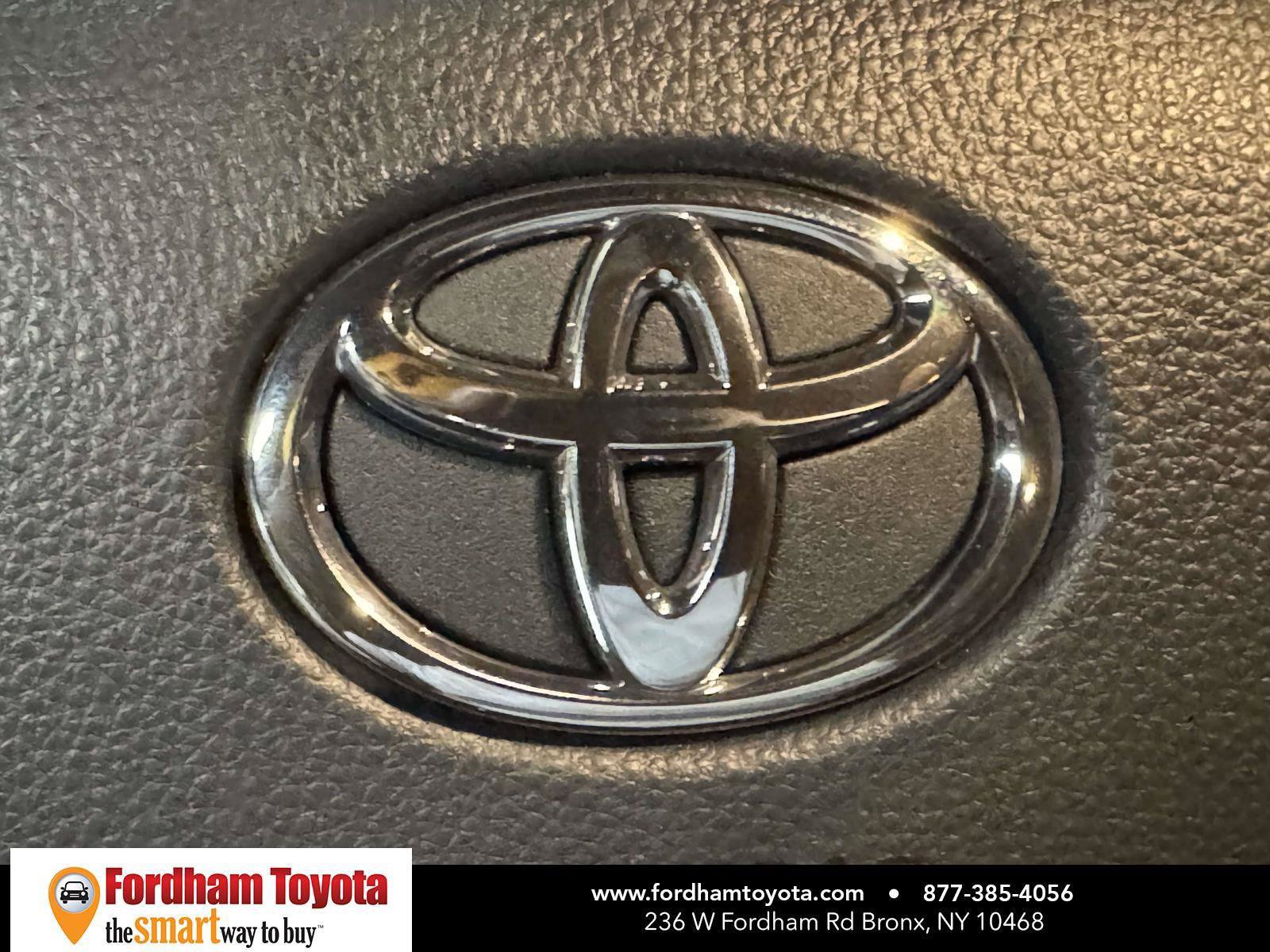 Used 2025 Toyota Sienna XSE w/ XSE Premium Package AWD/4WD image 34