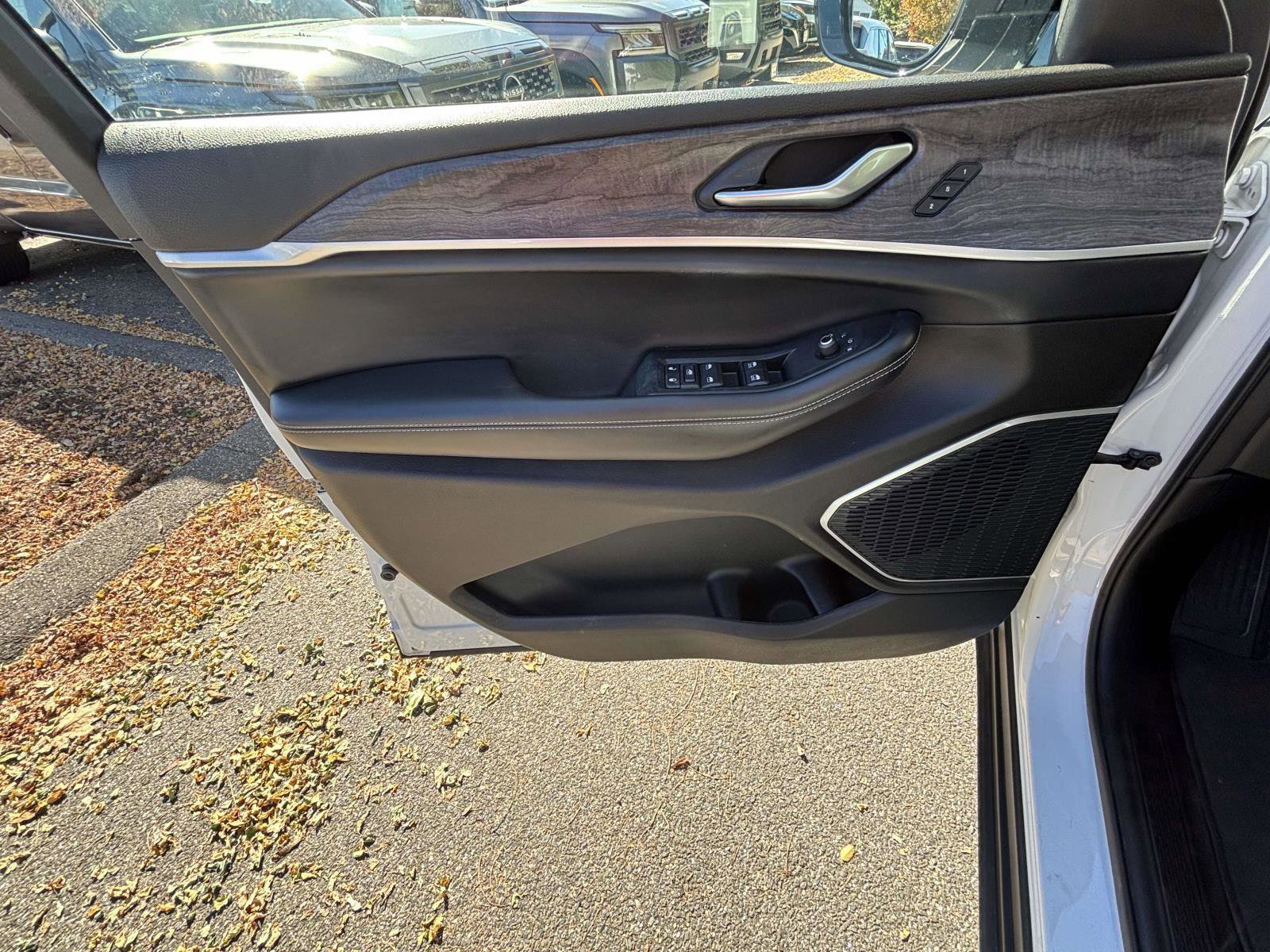 Used 2021 Jeep Grand Cherokee L Limited image 17