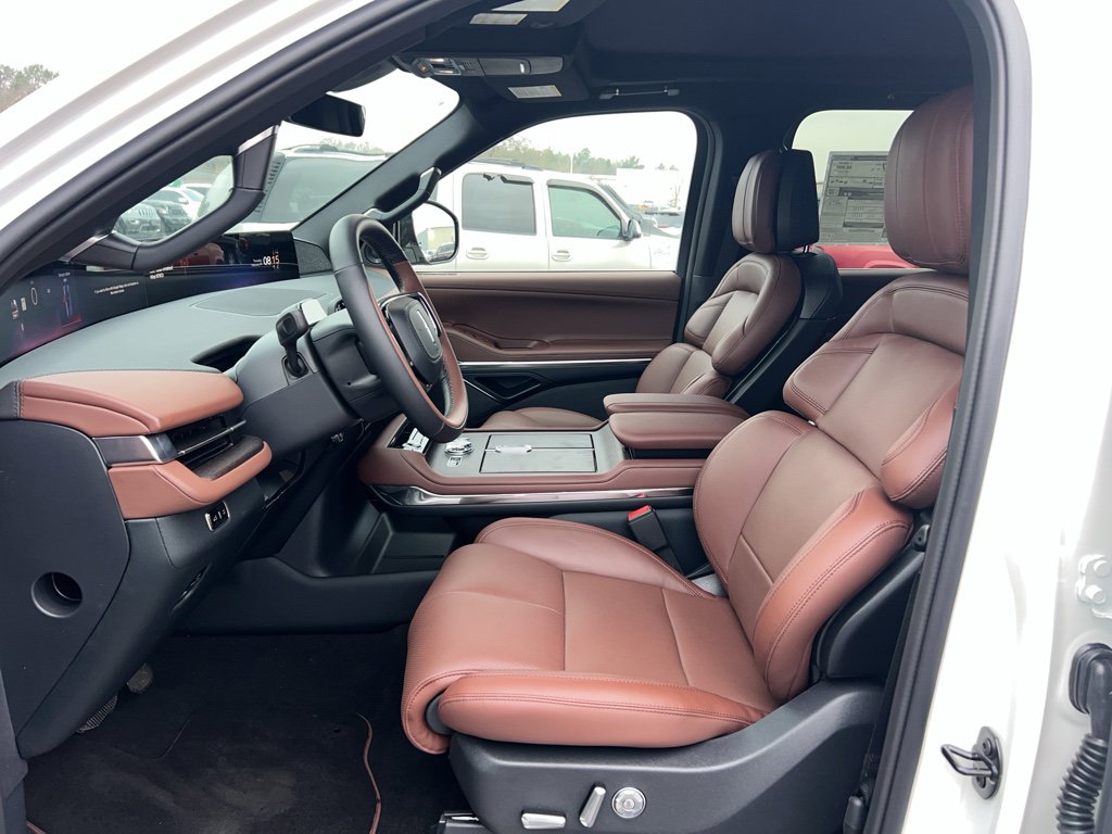 New 2026 Lincoln Navigator Reserve image 9