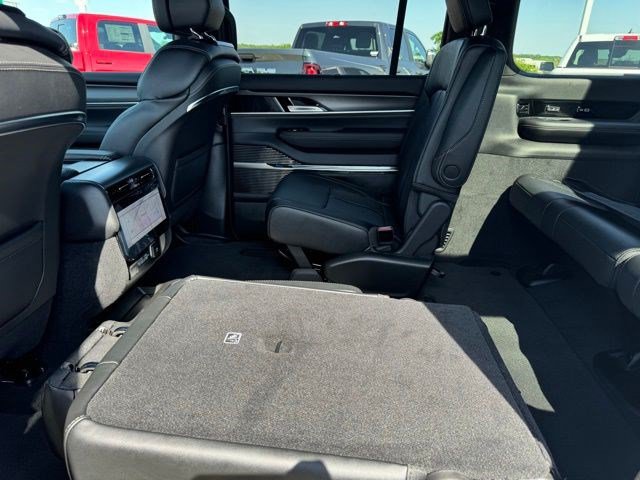 New 2026 Jeep Grand Wagoneer Summit w/ Premium Group III AWD/4WD image 34
