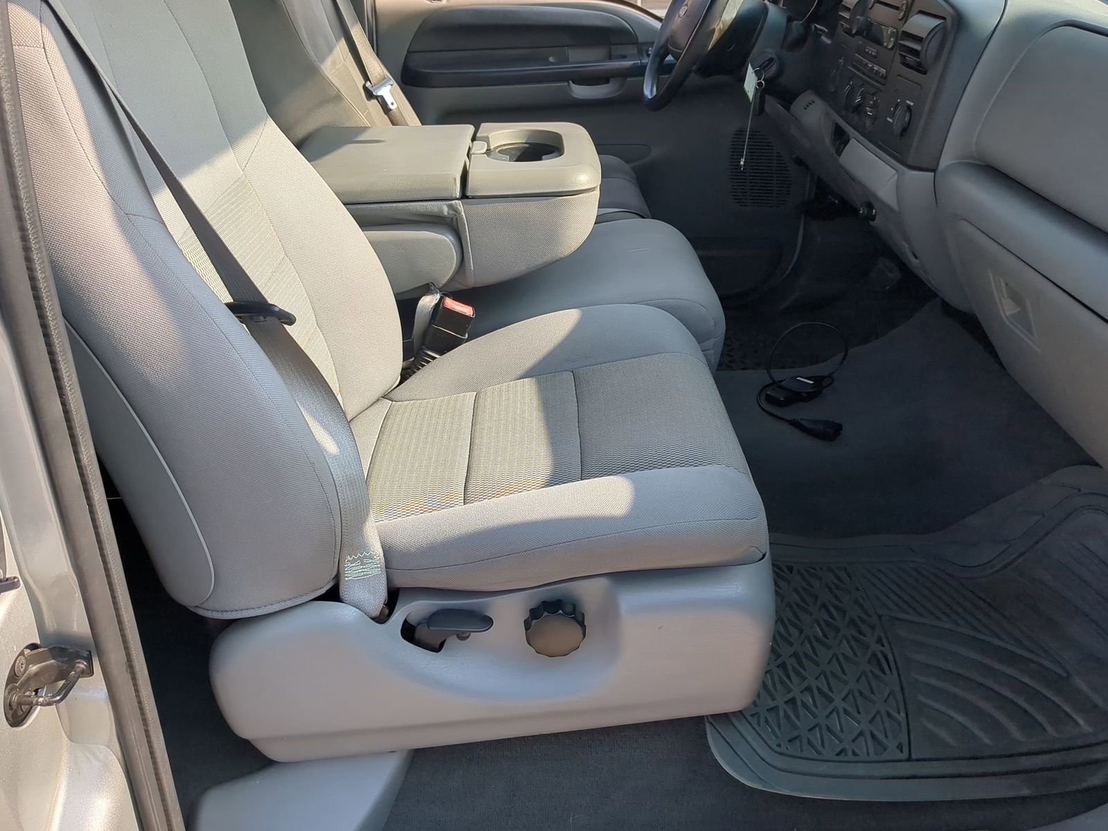 Used 2006 Ford F350 XLT image 21