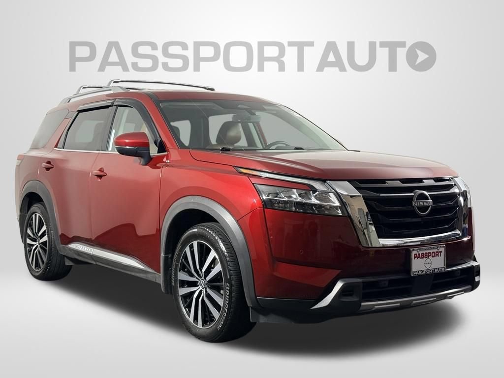 Used 2023 Nissan Pathfinder Platinum w/ Lighting Package (N92) AWD/4WD image 4