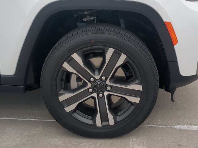 New 2027 Jeep Grand Cherokee L Limited RWD image 11