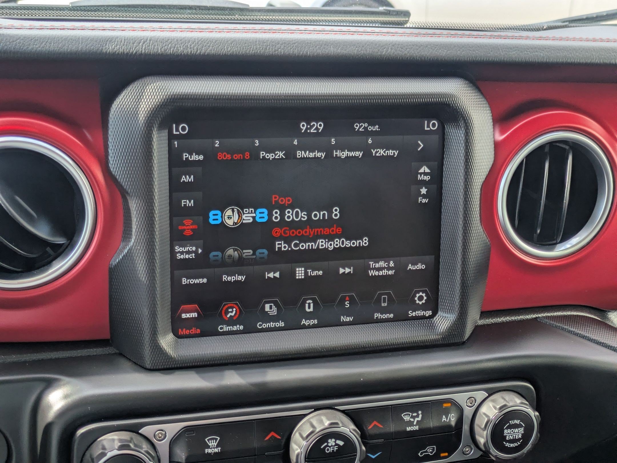 Used 2023 Jeep Gladiator Rubicon w/ Trailer Tow Package AWD/4WD image 25