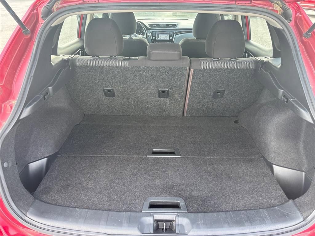 Used 2018 Nissan Rogue Sport SV w/ SV Technology Package image 26