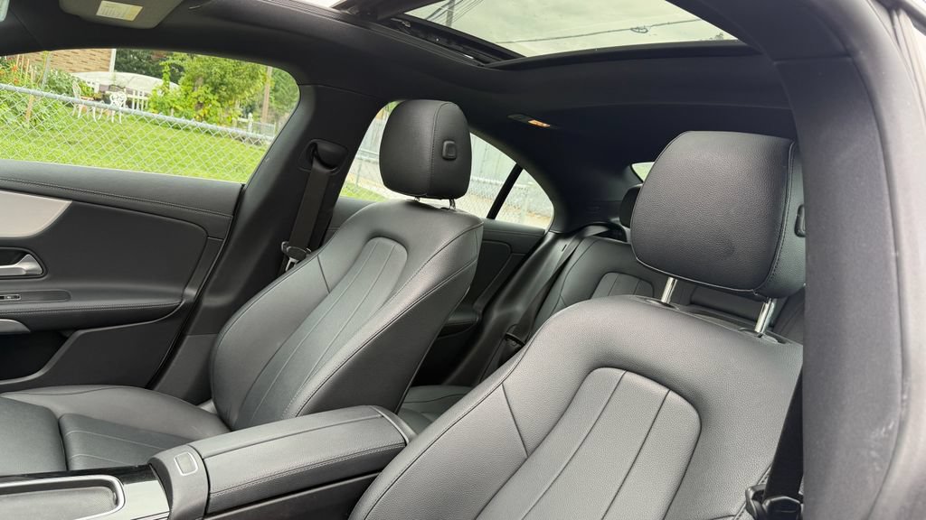 Used 2025 Mercedes-Benz CLA 250 image 9