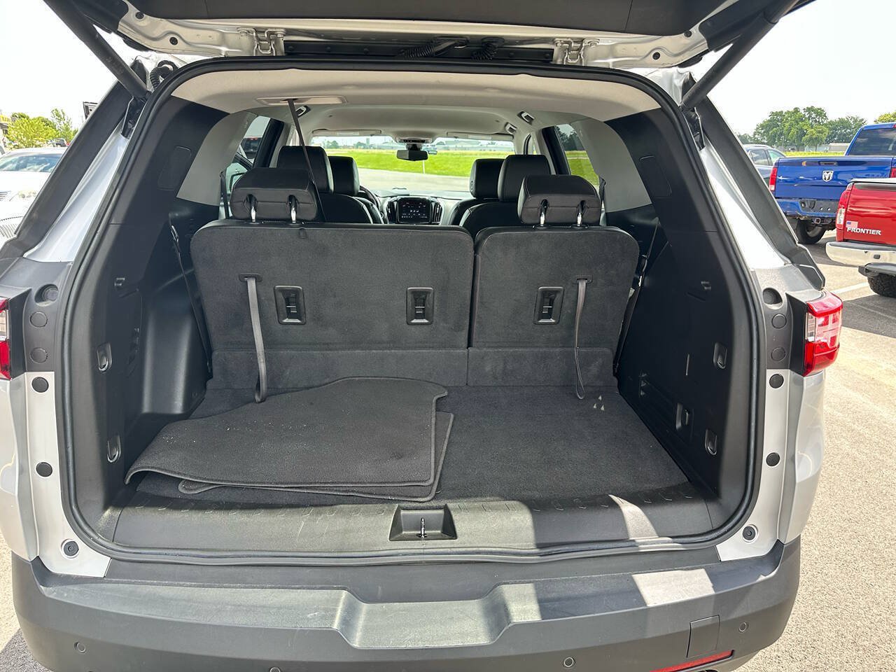 Used 2020 Chevrolet Traverse LT w/ LT Premium Package FWD image 17