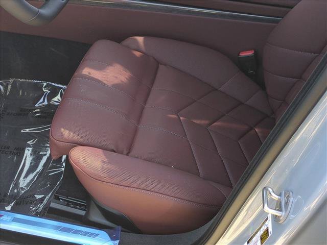 New 2026 BMW 750e xDrive w/ Premium Package AWD/4WD image 4