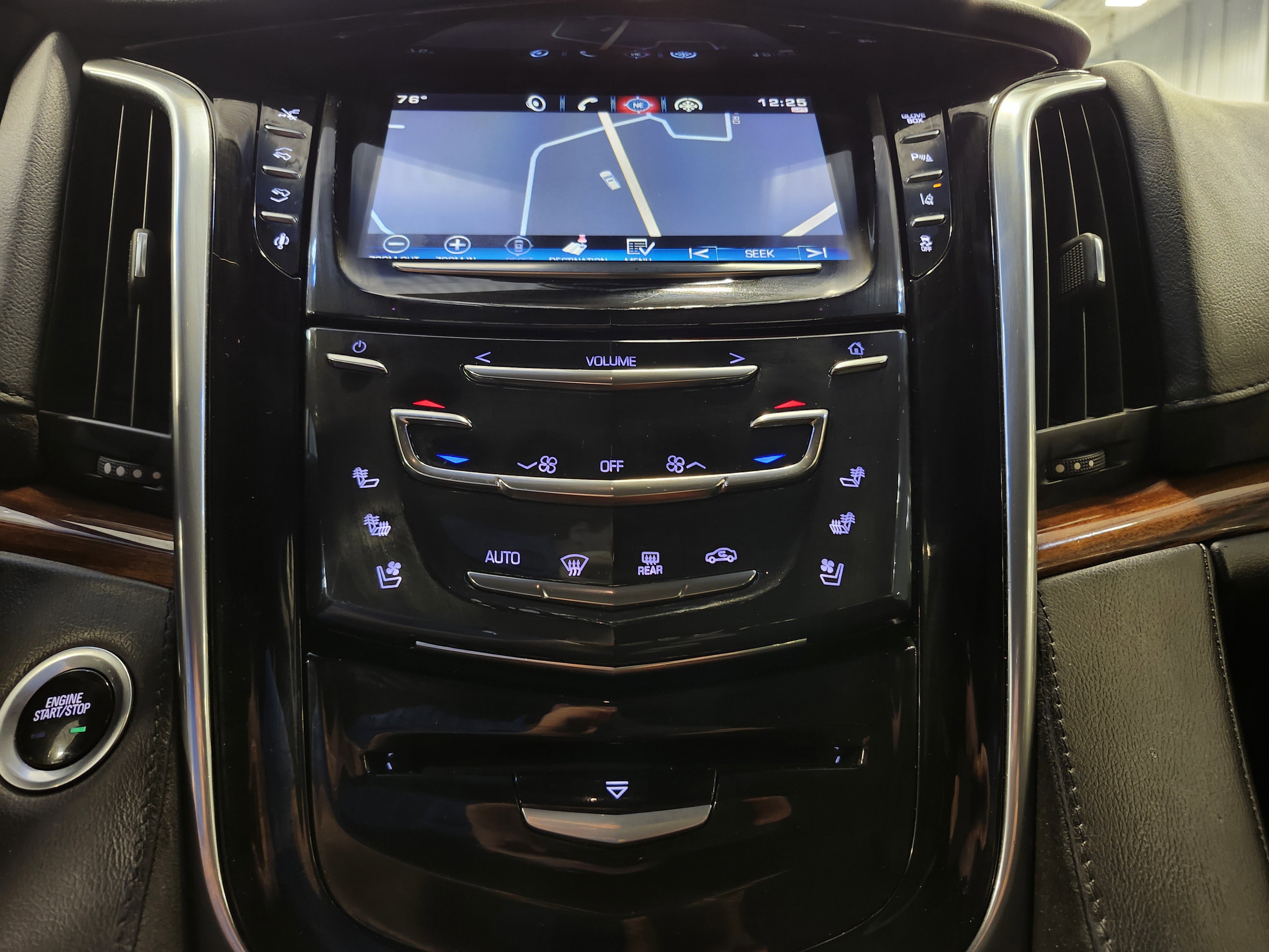 Used 2015 Cadillac Escalade Premium image 7