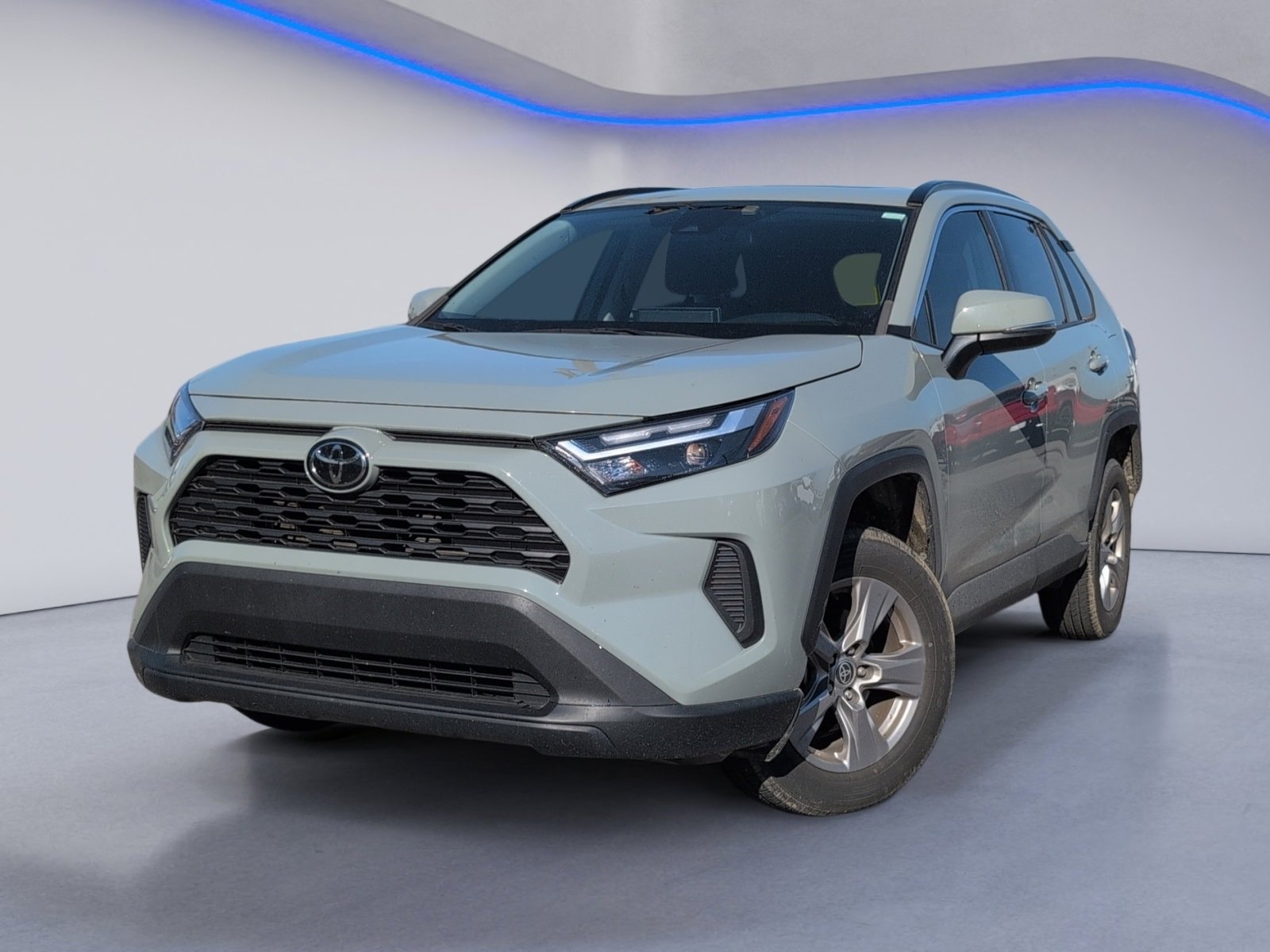 Used 2023 Toyota RAV4 XLE image 2