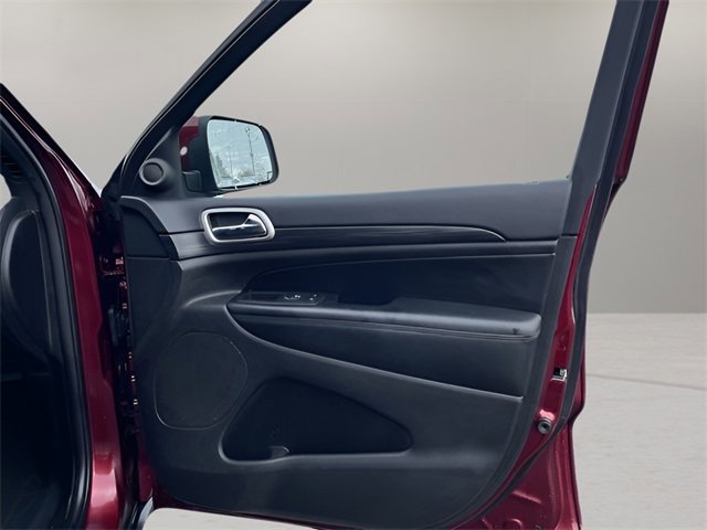 Used 2020 Jeep Grand Cherokee Laredo w/ Security & Convenience Group image 29