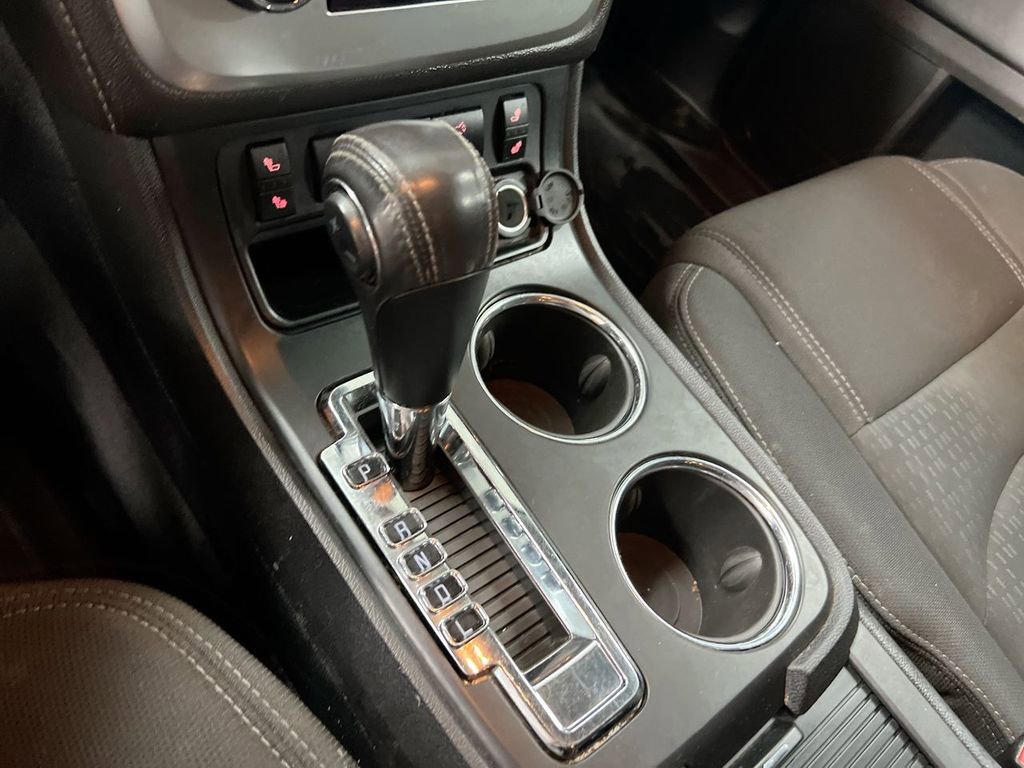 Used 2015 GMC Acadia SLE FWD image 17