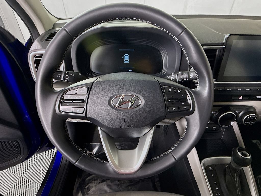 Certified 2024 Hyundai Venue SEL FWD image 21
