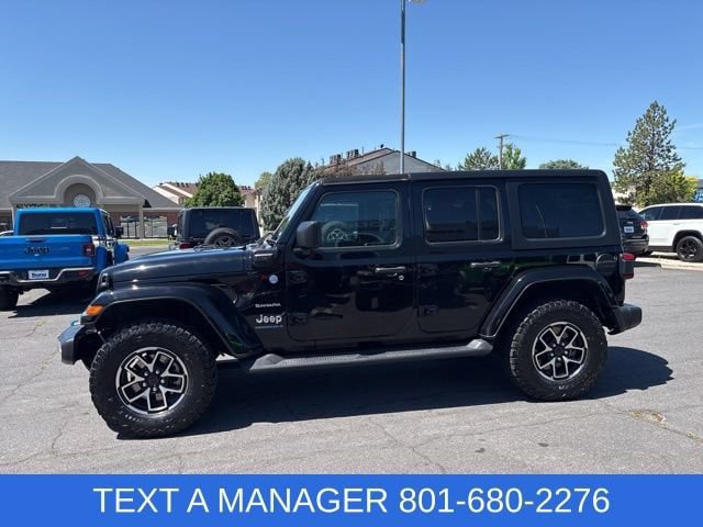 Used 2023 Jeep Wrangler Unlimited Sahara w/ Cold Weather Group AWD/4WD image 6