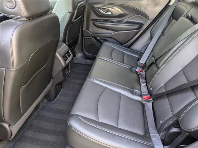 Used 2024 GMC Terrain SLT w/ Tech Package image 17