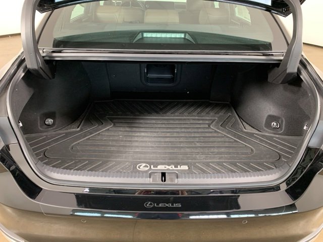 Used 2023 Lexus ES 300h Ultra Luxury w/ Accessory Package (Z2) image 13