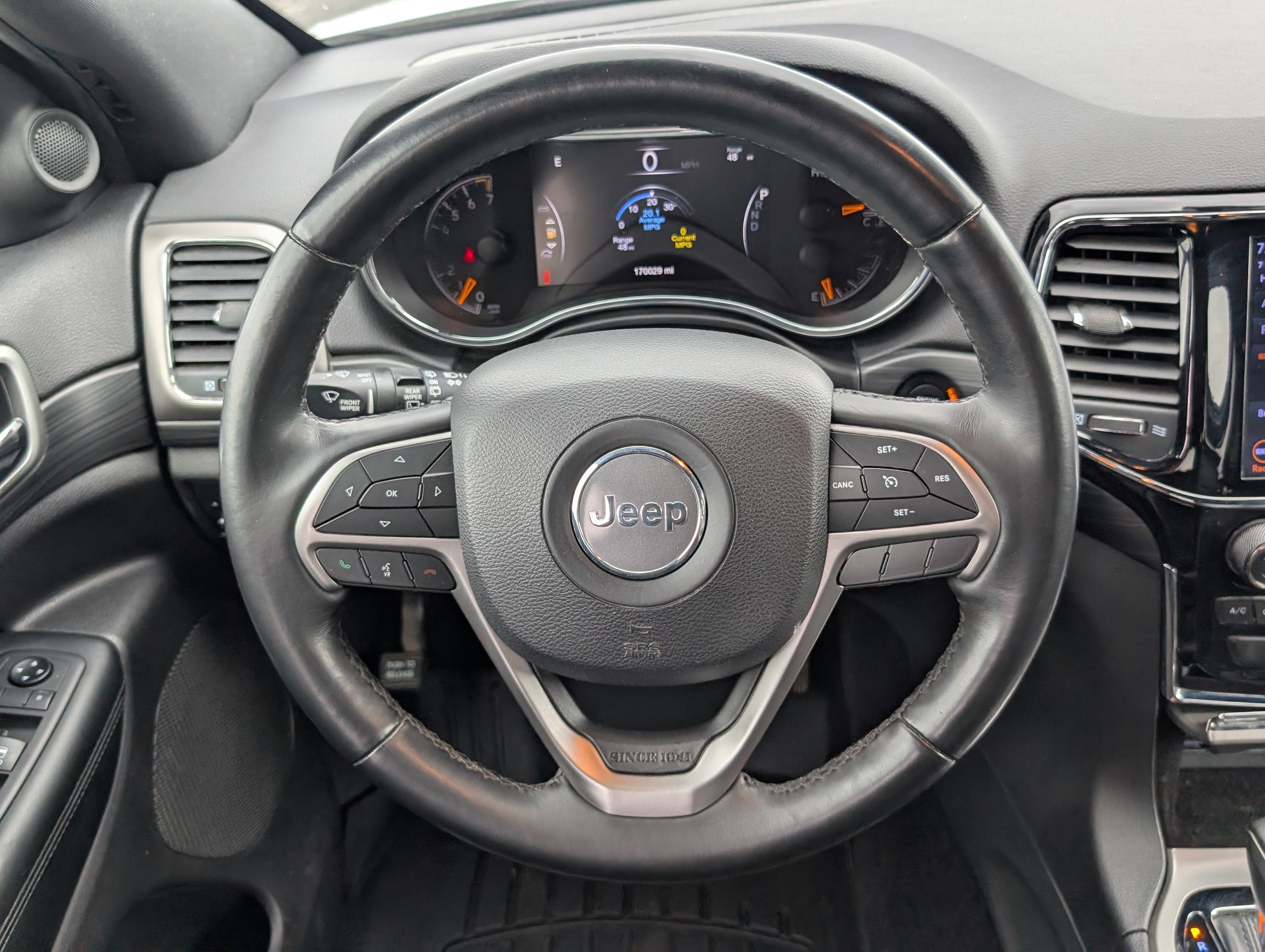 Used 2019 Jeep Grand Cherokee Laredo AWD/4WD image 15