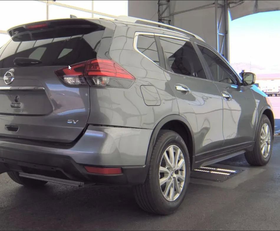 Used 2017 Nissan Rogue SV FWD image 5