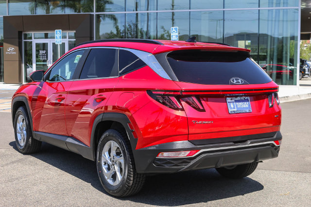 Certified 2022 Hyundai Tucson SEL AWD/4WD image 8