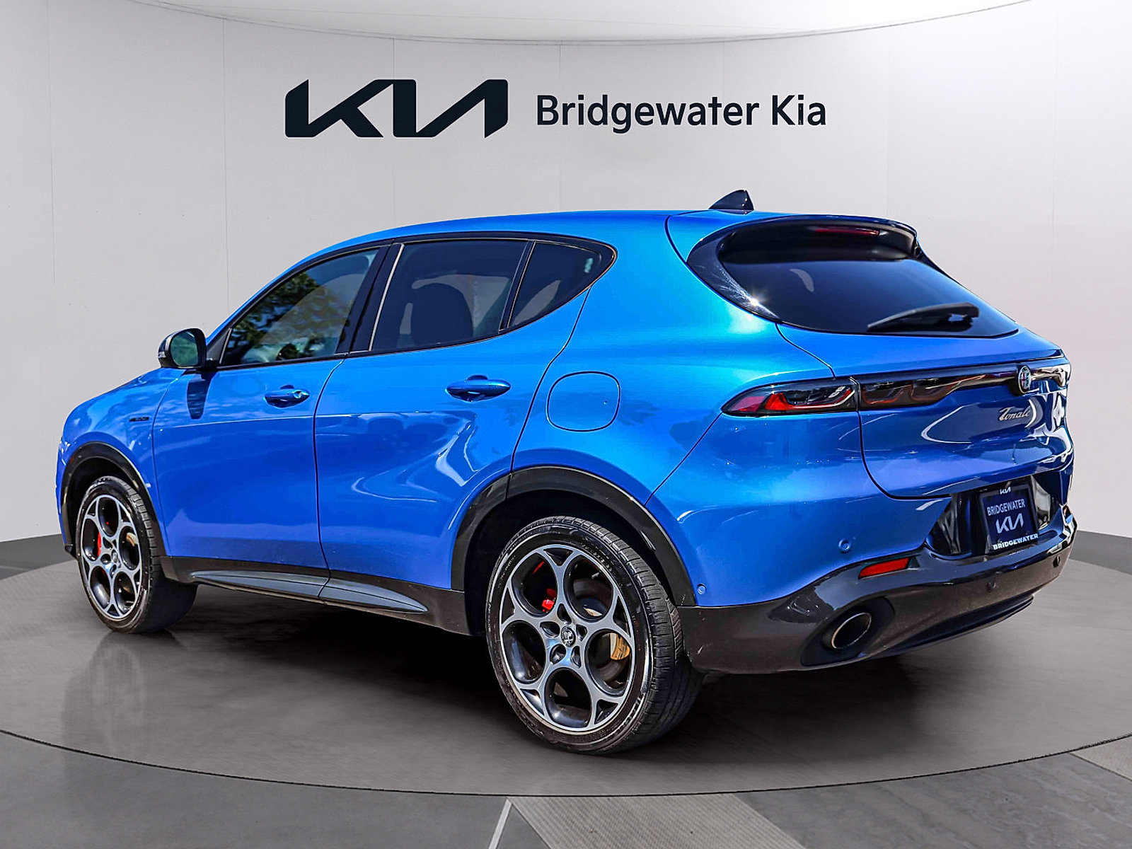 Used 2024 Alfa Romeo Tonale Veloce w/ Active Assist Package AWD/4WD image 4