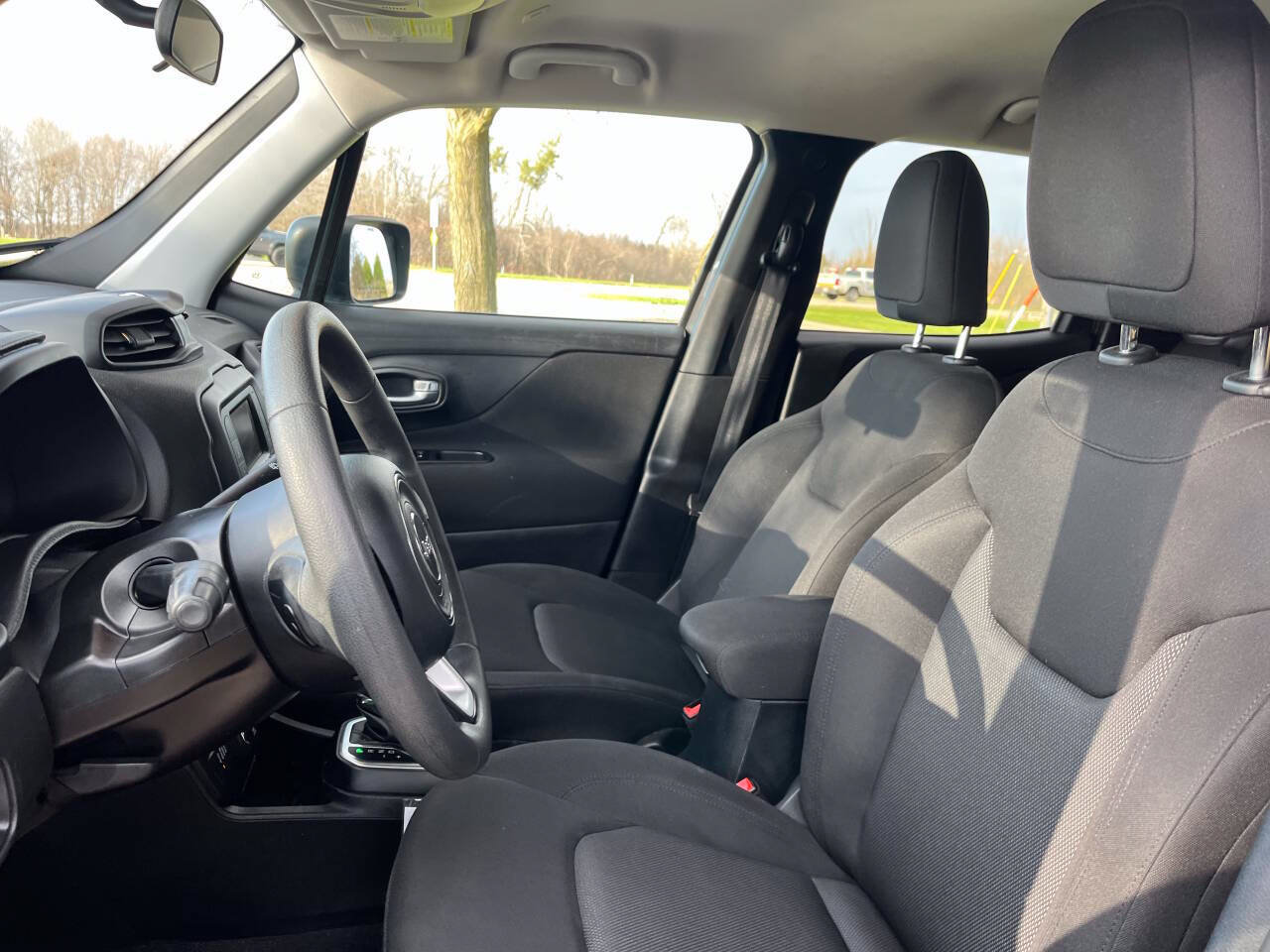 Used 2019 Jeep Renegade Sport w/ Sport Appearance Group AWD/4WD image 13