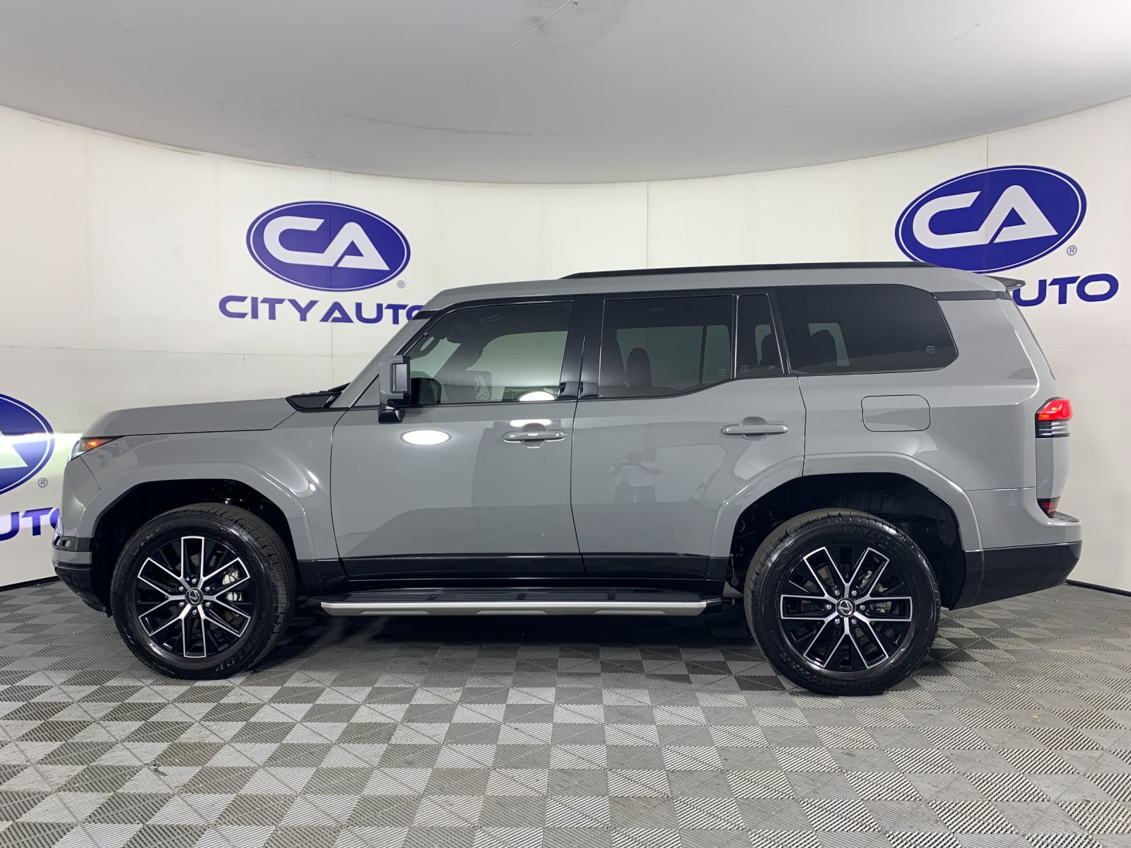 Used 2024 Lexus GX 550 w/ Cold Area Package AWD/4WD image 6