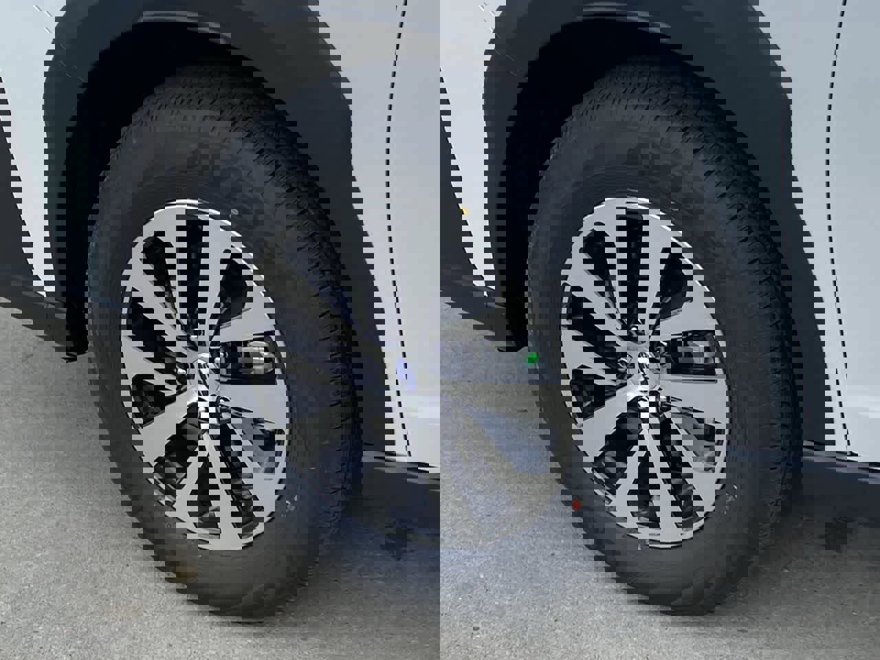 Used 2025 Subaru Outback Premium image 12