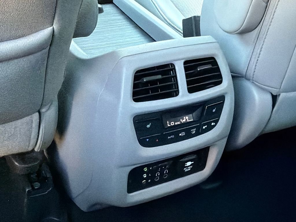 Used 2016 Honda Pilot Elite image 19