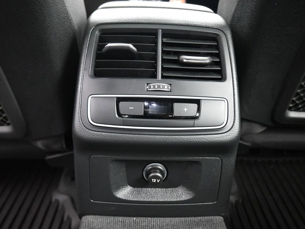 Used 2022 Audi A4 2.0T Premium image 35