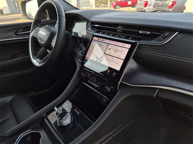 Used 2024 Jeep Grand Cherokee Limited image 14