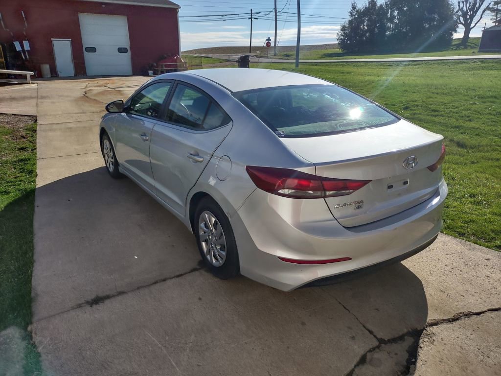 Used 2018 Hyundai Elantra SE w/ Cargo Package image 2