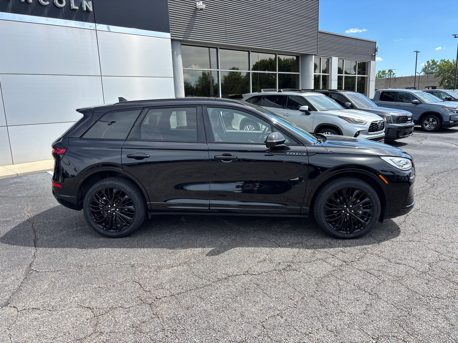 Certified 2023 Lincoln Corsair Reserve w/ Equipment Group 201A AWD/4WD image 8