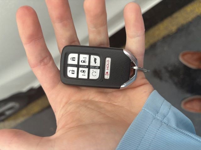 Used 2022 Honda Odyssey Elite image 6