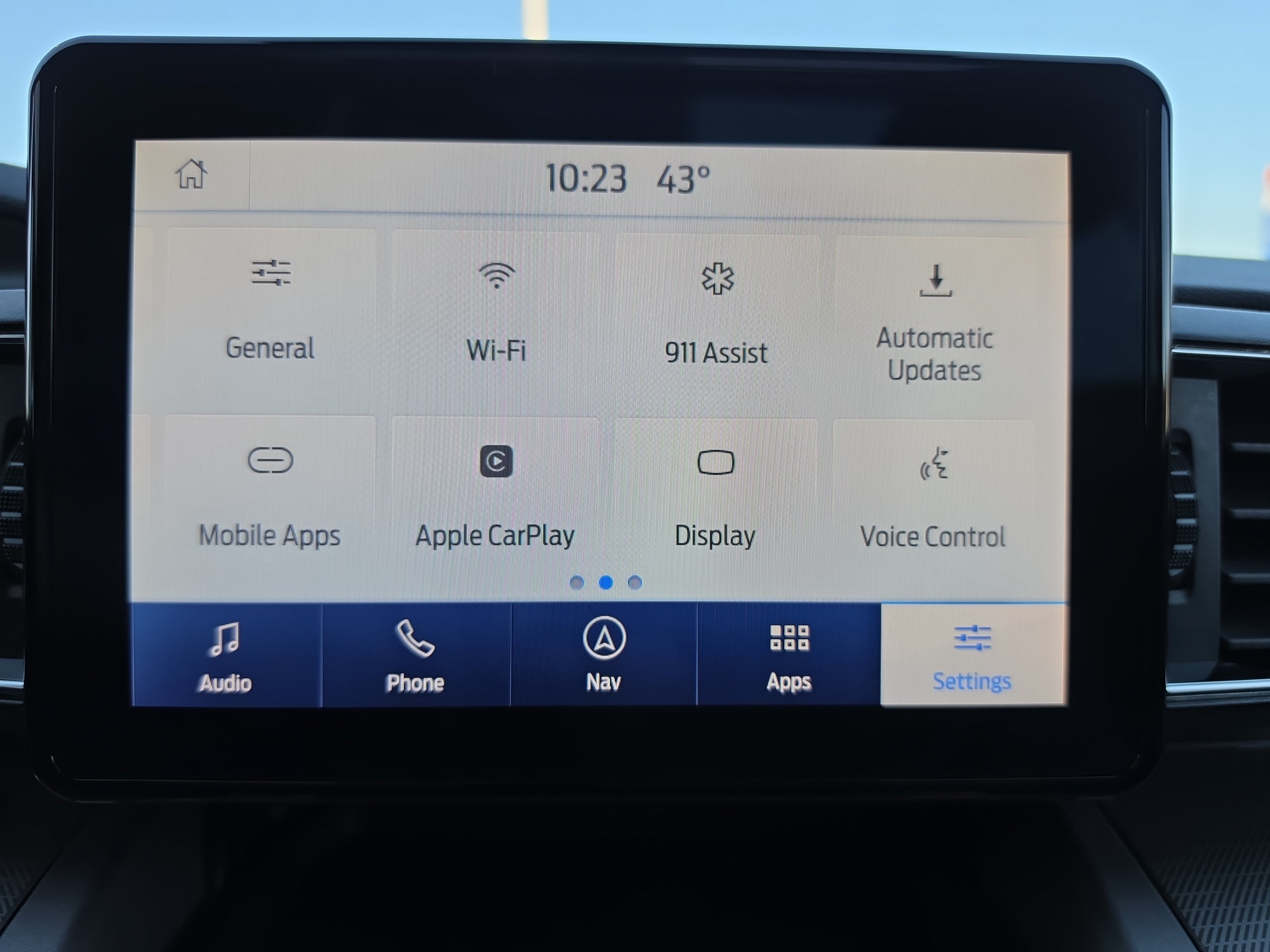 Used 2023 Ford Explorer XLT w/ Equipment Group 202A AWD/4WD image 34