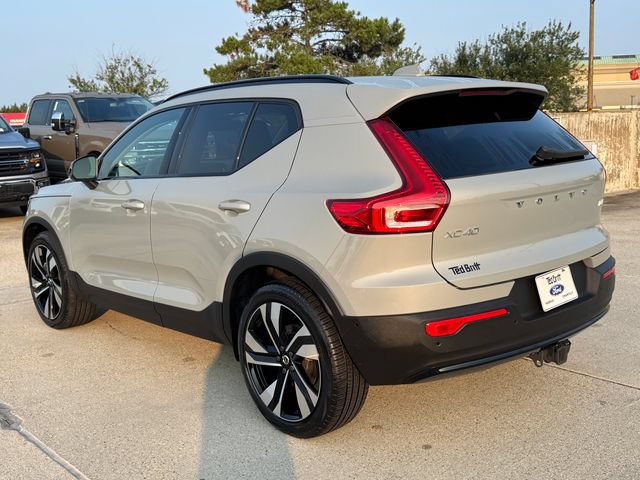 Used 2025 Volvo XC40 B5 Ultra AWD/4WD image 10