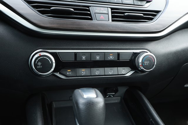 Used 2024 Nissan Altima 2.5 SV FWD image 18