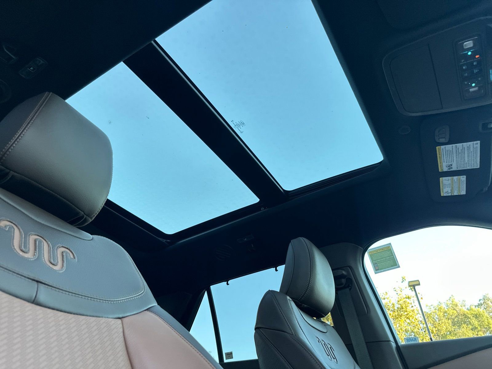 New 2024 Ford Explorer King Ranch w/ Technology Package RWD image 19