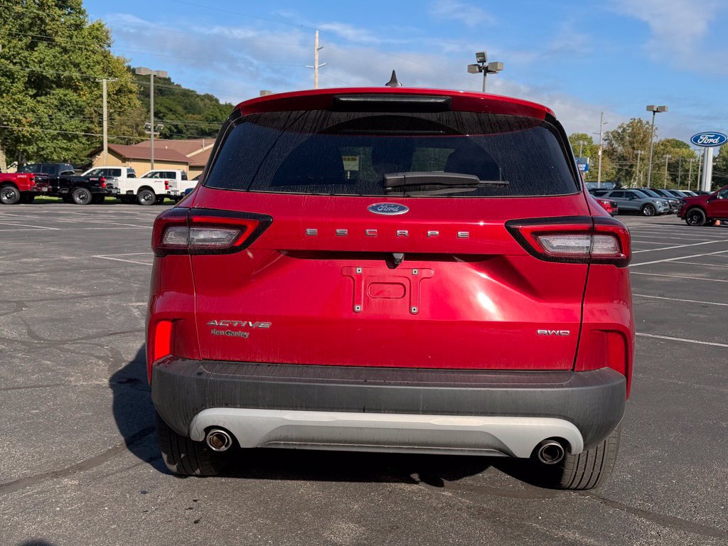 Certified 2023 Ford Escape Active AWD/4WD image 7
