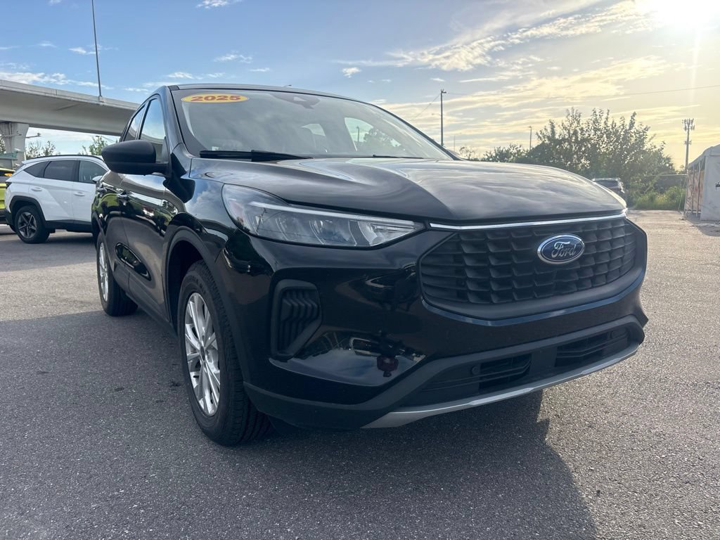 Used 2025 Ford Escape Active FWD image 1