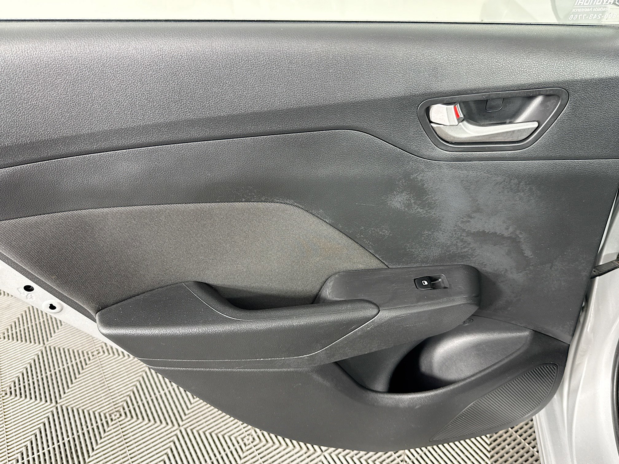 Used 2020 Hyundai Accent SE image 24