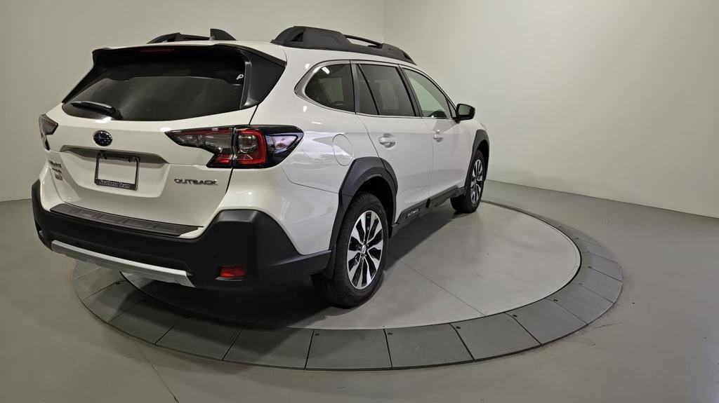 Used 2025 Subaru Outback Limited image 6