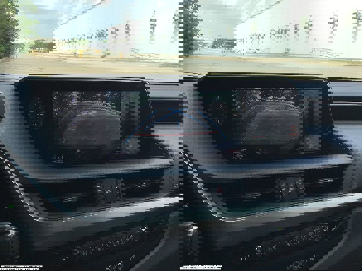 Used 2019 Lexus ES 300h Ultra Luxury w/ Accessory Package 2 image 9