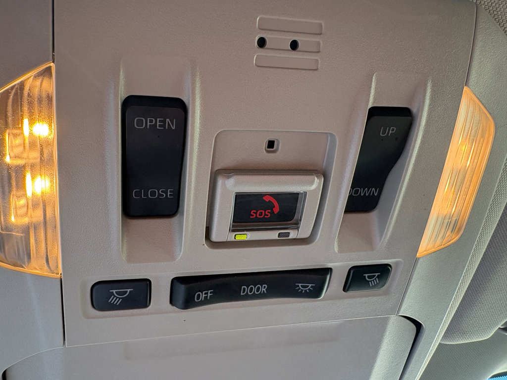 Used 2021 Toyota Highlander XLE image 25